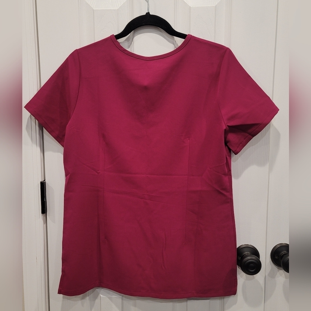 Sz Small Figs Scrub Top Tech Collection Casma Three-Pocket Raspberry - Picture 3 of 11